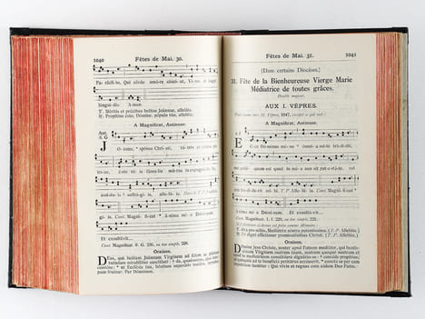 Dominical Romain. Messe, Vêpres, Complies et Saluts du Saint Sacrement pour tous les Dimanches de l'Année et les Principales Fêtes. N° 864 Chant ...