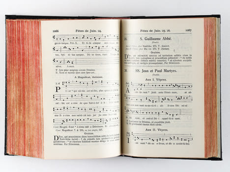 Dominical Romain. Messe, Vêpres, Complies et Saluts du Saint Sacrement pour tous les Dimanches de l'Année et les Principales Fêtes. N° 864 Chant ...