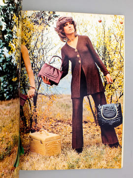 Moda in Pelle , Trimestrale Anno IV - Numero 11 , Dicembre 1970 ( Moda in Pelle, Rassagna delle Calzature Italiane, borse e abbligliamento in pelle - ...