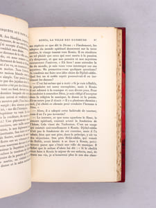 Une Enquête aux Pays du Levant. Tome II : Homs - Alep - L'Euphrate - Antioche - Le Taurus - Les danseurs mystiques de Konia - Chez le grand Tchélébi-Constantinople - Le Sarcophage d'Alexandre