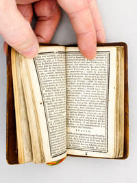 Etrennes mignonnes, curieuses, utiles et intéressantes pour l'an Mil Huit Cent Douze [ 1812 ], An VIII de l'Empire Français
