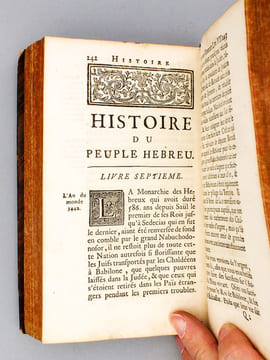 Histoire du peuple Hébreu, tirée de l’écriture sainte, depuis la Création du Monde jusqu’à la ruine entière de la Sinagogue sous Tite & Vespasien ( 2 ...