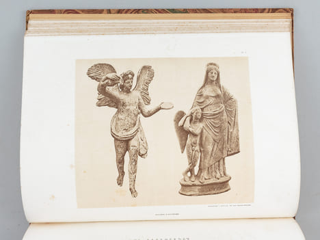 Terres Cuites Grecques photographiées d'après les originaux des collections privées de France et des Musées d'Athènes. CARTAULT, Auguste