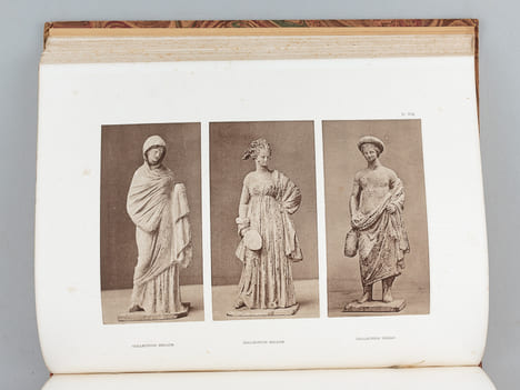 Terres Cuites Grecques photographiées d'après les originaux des collections privées de France et des Musées d'Athènes. CARTAULT, Auguste