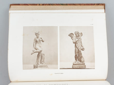 Terres Cuites Grecques photographiées d'après les originaux des collections privées de France et des Musées d'Athènes. CARTAULT, Auguste