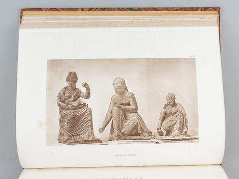 Terres Cuites Grecques photographiées d'après les originaux des collections privées de France et des Musées d'Athènes. CARTAULT, Auguste