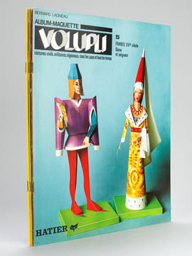 Album-Maquette Volupli. (Lot de 4 numéros) Costumes civils, militaires, régionaux ; tous les pays et tous les temps. N° 5 : France Xve siècle : Dame ...