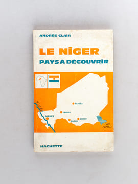 Eau ficelée et Ficelle de Fumée [ Avec le disque joint ] [ Avec : ] Aminatou [ Avec : ] Dijé [ Avec : ]  Les Découvertes d'Alkassoum [ Avec : ] ...