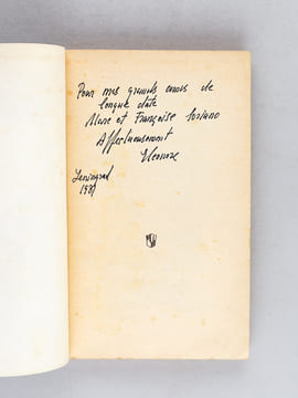 [ Lot de 3 titres de Simenon en éditions soviétiques et biographie de Georges Simenon en russe ] [ Livres dédicacés par Eléonore Schraiber ] Maigret ...