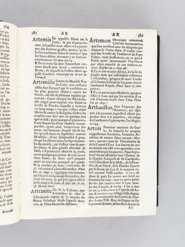 Dictionnaire Théologique, Historique, Poétique, Cosmographique et Chronologique contenant sommairement Les Vies les plus remarquables des SS. ...