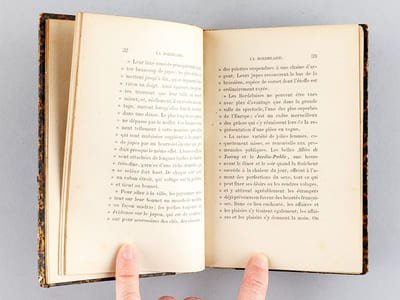 La Bordelaise. Apologie humoristique par Jacques Le Doux. Dessins par Hadol [ Avec : ] Bordelaises et Bordelais en 1878  [ Avec : ] Sur l'Intendance. Monologues. Croquis et Sonnets Girondins. Première Série : Vers de Mirlitons [ Editions originales ]