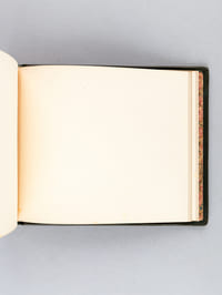Reliure avec deux broderies anciennes insérées en plats : "Offert à ma chère maman Mer le 13 7bre 1849" et "Offert à mon Cher Papa le 4 Août 1849 "
