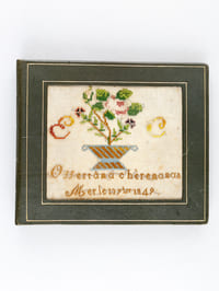 Reliure avec deux broderies anciennes insérées en plats : "Offert à ma chère maman Mer le 13 7bre 1849" et "Offert à mon Cher Papa le 4 Août 1849 "