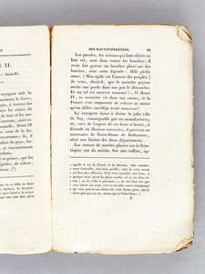 Itinéraire topographique ou historique des Hautes-Pyrénées, servant de guide aux établissements thermaux de Cauteretz, Saint-Sauveur, Barèges, Bagnères, Capvern et Cadéac, ainsi qu'aux Eaux-chaudes, Eaux-Bonnes et de Bagnères-de-Luchon avec l'analyse de ces sources et un précis de leurs propriétés, accompagné d'une carte géographique par A. A***