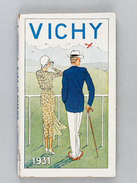 [ Lot de 22 programmes des Casinos de Vichy ] 8 Programmes Officiels du Casino de Vichy 1932 - 14 Album-Programmes du Grand Casino de Vichy de 1933 à ...