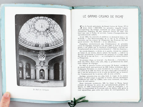[ Lot de 22 programmes des Casinos de Vichy ] 8 Programmes Officiels du Casino de Vichy 1932 - 14 Album-Programmes du Grand Casino de Vichy de 1933 à ...