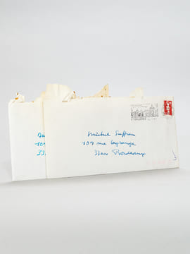 2 très belles lettres de Bernard Clavel évoquant la guerre du Golfe et son pacifisme : 1 L.A.S. signées de 2 pages adressées à l'écrivain bordelais ...