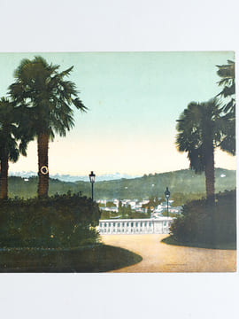 Pau. La Chaîne des Pyrénées vue du Square Saint-Martin (C.C. 4) [ Vue panoramique géante en couleurs format 56 x 23 cm ]. CARRACHE, Célestin