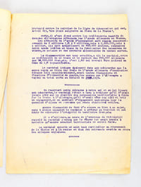 Compte-rendu de presse d'époque sur l'Entrevue de Saint-Florentin (1er décembre 1941) entre le Maréchal Pétain et le Maréchal Goering [ 3 pages dactylographiées ] "Cette entrevue avait été provoquée par le gouvernement du Reich, qui désirait connaître la position exacte de la France en politique extérieure en prévision des graves événements qui allaient se dérouler dans le Pacifique" [ le document évoque la conversation, puis détaille le mémorandum glissé par Pétain dans la poche de Goering, qui avait refusé à deux reprises de le prendre ... ] "Dans son mémorandum, le Maréchal Pétain rappelle au Chencelier Hitler qu'à la suite de l'entrevue de Montoire, et des conversations diplomatiques qui avaient précédé ou qui ont suivi, il avait été convenu que les prisonniers seraient libérés, que la ligne de démarcation serait supprimée, que les prélèvements de l'Armée allemande sur l'économie française seraient réduits, et que dans une certaine mesure l'armée française d'armistice, en particulier l'armée d'Afrique du Nord serait réarmée. Aucune de ces conditions n'a té complètement réalisée"  [ ... ] "Le maréchal indique également dans son mémorandum que la somme payée au titre des frais de l'armée allemande d'occupation dépasse déjà cnsidérablement, avant toutes discussions et fixations d'indemnité de guerre, les sommes que l'Allemagne a payées au total après sa défait de 1918" [ ... ]"En racontant cette entrevue à notre ami et en lui lisant son mémorandum, le maréchal Pétain a tenu à préciser qu'il n'avait jamais cédé sur le chapitre des concessions territoriales à faire par la France à l'Allemagne, qu'il n'avait pas cédé ni pris un engagement, ni un semblant d'engagement quelconque pour la question d'Alsace et Lorraine qui reste absolument entière" [ ... ]