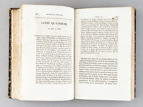 Histoire de Touraine, depuis la Conquête des Gaules par les Romains, jusqu'à l'année 1790 (4 Tomes - Complet) suivie du Dictionnaire biographique de ...