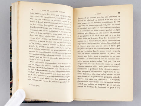 A Côté de la Grande Histoire (XIXe Siècle. Les Oeuvres et les Hommes). BARBEY D'AUREVILLY, Jules