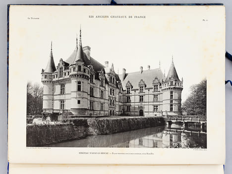 Les Anciens Châteaux de France. La Touraine. 10e Série : Azay-le-Rideau - Loches - Champigny-sur-Veude - Montpoupon. VACQUIER, J.