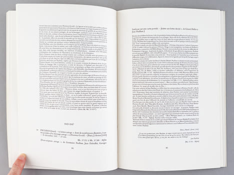 Par le Don de Florence Gould [ Livre dédicacé par l'auteur - Avec 3 cartes autographes de Florence Gould ]. CHAPON, François ; AURY, Dominique ; ...