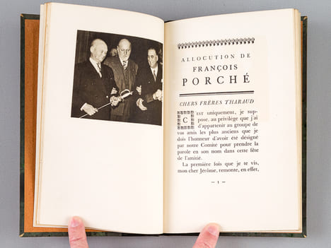 Autour d'une Epée. Allocution de François Porché prononcée le 15 janvier 1940 pour la remise de son épée d'académicien à Jérôme Tharaud. Réponse ...