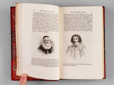 Les Caractères ou Les Moeurs de ce Siècle, suivis du Discours à l'Académie et de la traduction de Théophraste. LA BRUYERE, Jean de