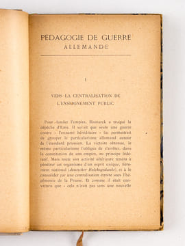 Pédagogie de Guerre allemande [ Edition originale - Livre signé par l'auteur ] Vers la centralisation de l'enseignement public. L'éducation physique ...
