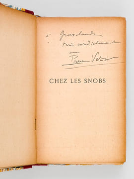 Chez les Snobs [ Edition originale - Livre dédicacé par l'auteur ]. VEBER, Pierre