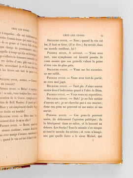 Chez les Snobs [ Edition originale - Livre dédicacé par l'auteur ]. VEBER, Pierre