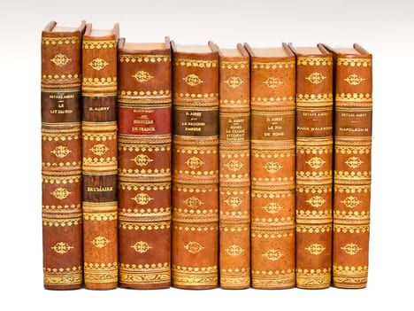 [ Lot de 8 titres ] Le Lit du Roi (Casanova, Louis XV et Mlle de Romans) [ On joint : ] Le Roman de Napoléon. Brumaire [ On joint : ] Quand la France ...