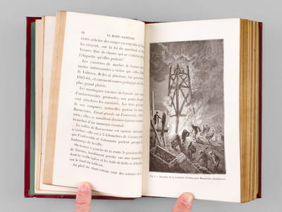 [ Lot de 6 ouvrages aux fers de "l'Ecole Commerciale de Bordeaux" fondée par Victor Coupin ] Histoire de trois ouvriers français. Richard-Lenoir, Abraham-Louis Bréguet, Michel Brézin ; Histoire du gentil Seigneur de Bayart, composée par le Loyal Serviteur et abrégée à l'usage de la jeunesse par Alph. Feillet ; Les Merveilles du Monde Souterrain ; Grottes et Cavernes ; L'électricité ; La Télégraphie française. Etude historique, descriptive, anecdotique et philosophique avec figures