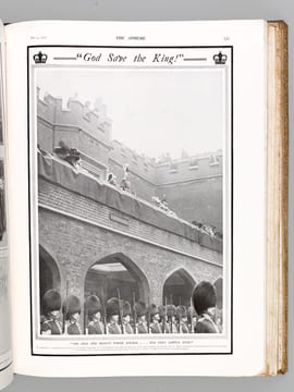 Album Souvenir des Funérailles du Roi Edouard VII. Recueil de Journaux et Documents - Souvenir Album of the Funeral of King Edward VII. Collection of ...