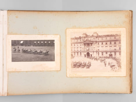 Jubilé de la Reine Victoria. 22 juin 1897. Album unique composé de documents collectés par Ernesta Stern dont : Plan de l'itinéraire de la procession ...