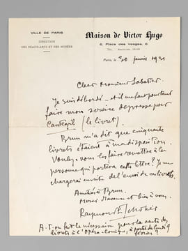 [ Lot de 4 lettres autographes signées ] 1 L.A.S. de 3 pages, datée du 11 mars 1924: Raymond Escholier y présente un bref curriculum vitae, avec le ...