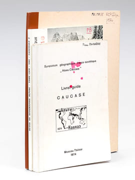 Symposium géographique franco-soviétique "Alpes - Caucase". Livret-guide Caucase (matériaux pour le symposium, août 1974) [ Livre dédicacé par les ...