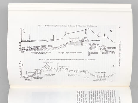 Symposium géographique franco-soviétique "Alpes - Caucase". Livret-guide Caucase (matériaux pour le symposium, août 1974) [ Livre dédicacé par les ...