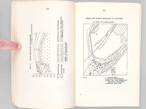 Symposium géographique franco-soviétique "Alpes - Caucase". Livret-guide Caucase (matériaux pour le symposium, août 1974) [ Livre dédicacé par les ...
