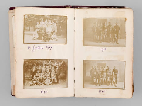 Album de photos et souvenirs de Marie-Thérèse Legendre, infirmière, née le 27 janvier 1884 à Talence (Gironde) [ Contient notamment : ] 2 cartes ...