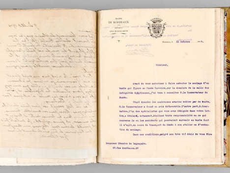 Autour d'un Buste [ Exemplaire unique de l'auteur, enrichi de 8 lettres autographes signées et de 8 planches ajoutées ] [ Contient notamment : ] 1 ...