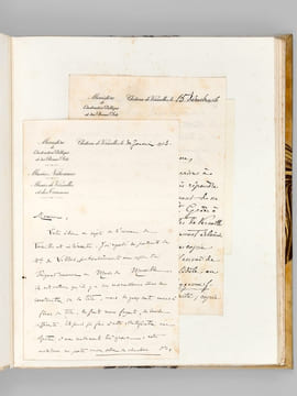 Autour d'un Buste [ Exemplaire unique de l'auteur, enrichi de 8 lettres autographes signées et de 8 planches ajoutées ] [ Contient notamment : ] 1 ...