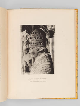 La Statue de Clément V à la Cathédrale Saint-André [ Edition originale enrichie de 2 lettres autographes signés de Camille Jullian et Emile Mâle ]. ...