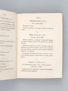 Les Cimetières de Paris. Guide topographique, historique, biographique, artistique, avec Trois Plans [ Edition originale ] Guide dans les Cimetières de Paris contenant l'esquisse descriptive et topographique de ces lieux, des notices biographiques sur les personnages illustres, des aperçus artistiques sur les principaux monuments, avec les plans des cimetières du Père Lachaise, de Montmartre et de Montparnasse