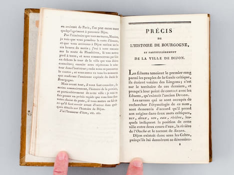 Essais historiques et biographiques sur Dijon [ Edition originale ]. GIRAULT, Cl. Xav.