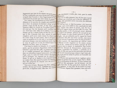 [ Recueil relatif à l'attentat du 13 septembre 1841 ] Cour des Pairs. Attentat du 13 septembre 1841. Rapport fait à la Cour par M. le Comte de Bastard ...