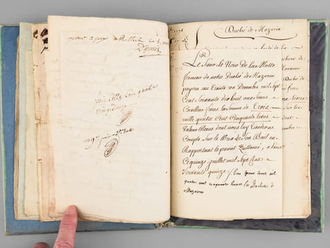 Duché de Mazarin [ Manuscrit ] Recueil de pièces originales relatives aux dépenses faites dans le Duché de Mazarin Année 1779 à 1780. Collectif ; ...