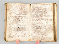 Manuscrit du XVIIIe siècle d'un "Dictionnaire des Chasseurs" et recettes pour les chiens blessés ou malades, et livre de compte