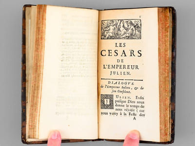 Les Cesars invitez a la Table des Dieux. Satyre ingenieuse, sur la Conduite des Empereurs Romains. Ecrite en Grec en forme de Dialogue, par l'Empereur Julien, surnommé l'Apostat